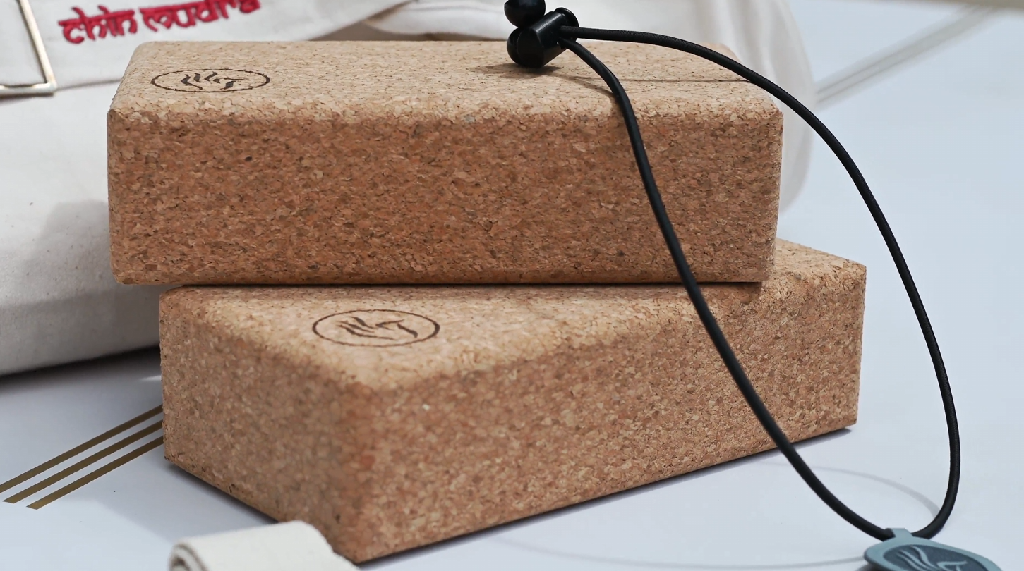 Comment utiliser les briques de yoga dans la posture du demi-pont ?