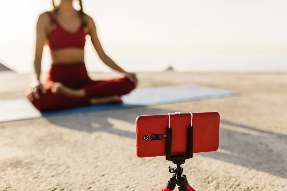 cours de yoga en ligne : privélgiez les cours interactifs