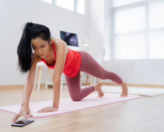 Les cours de yoga en ligne : la fausse bonne idée ?